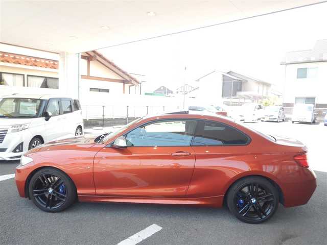 ＢＭＷ Ｍ２４０ｉ クーペ 茨城県 2017(平29)年 4.7万km サンセットオレンジ インテリジェントセーフティー/トランクスポイラー/サンルーフ/前席パワーシート/・運転席メモリー機能付き/純正HDDナビ/バックカメラ/BT接続/CD/DVD再生/前後ドライブレコーダー/パークディスタンスコントロール/USB端子/クルーズコントロール/パドルシフト/アイドリングストップ/本革巻きステアリング/前席シートヒーター/MTモード付きAT/オートワイパー/オートライト/フォグランプ/リアフォグライト/スマートキー/プッシュスタート/ミラー一体型ETC/純正マット/ステアリングリモコン/スマートキー/プッシュスタート/取説/保証書