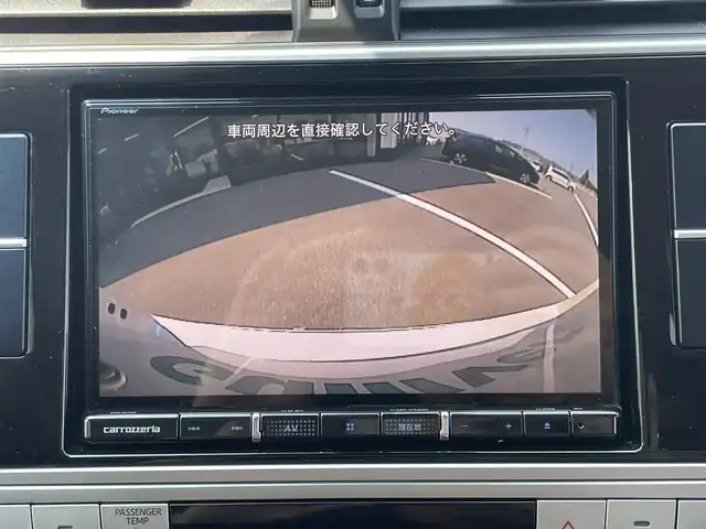 トヨタ ランドクルーザー プラド TX Lパッケージ 愛媛県 2023(令5)年 1.2万km ホワイトパールクリスタルシャイン サンルーフ/ヒッチメンバー/プリクラッシュセーフティ/レーダークルーズコントロール/レーンディパーチャーアラート/クリアランスソナー /ロードサインアシスト/先行車発進お知らせ/社外8インチSDナビ【AVIC-RL812】/　CD/DVD/Bluetooth/MSV/フルセグTV/バックカメラ/ビルトインETC/ブラックレザーシート/前席パワーシート/前席シートヒーター/ベンチレーション/ブラックルーフレール/純正19インチ AW/オートライト/LEDヘッドライト/フロントフォグ/プッシュスタート/フロアマット