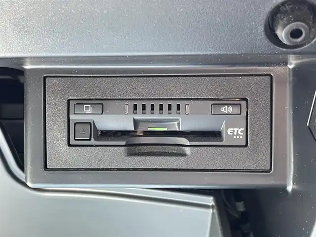 トヨタ ランドクルーザー プラド TX Lパッケージ 愛媛県 2023(令5)年 1.2万km ホワイトパールクリスタルシャイン サンルーフ/ヒッチメンバー/プリクラッシュセーフティ/レーダークルーズコントロール/レーンディパーチャーアラート/クリアランスソナー /ロードサインアシスト/先行車発進お知らせ/社外8インチSDナビ【AVIC-RL812】/　CD/DVD/Bluetooth/MSV/フルセグTV/バックカメラ/ビルトインETC/ブラックレザーシート/前席パワーシート/前席シートヒーター/ベンチレーション/ブラックルーフレール/純正19インチ AW/オートライト/LEDヘッドライト/フロントフォグ/プッシュスタート/フロアマット
