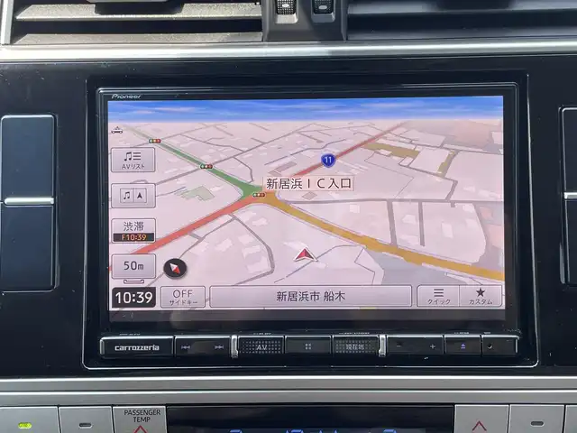 トヨタ ランドクルーザー プラド TX Lパッケージ 愛媛県 2023(令5)年 1.2万km ホワイトパールクリスタルシャイン サンルーフ/ヒッチメンバー/プリクラッシュセーフティ/レーダークルーズコントロール/レーンディパーチャーアラート/クリアランスソナー /ロードサインアシスト/先行車発進お知らせ/社外8インチSDナビ【AVIC-RL812】/　CD/DVD/Bluetooth/MSV/フルセグTV/バックカメラ/ビルトインETC/ブラックレザーシート/前席パワーシート/前席シートヒーター/ベンチレーション/ブラックルーフレール/純正19インチ AW/オートライト/LEDヘッドライト/フロントフォグ/プッシュスタート/フロアマット