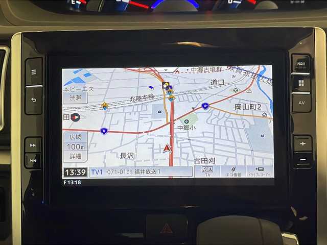 ダイハツ タント カスタム X トップED SA Ⅲ 福井県 2017(平29)年 3.5万km ブライトシルバーメタリック 純正8インチナビ/フルセグTV/バックカメラ/スマートアシスト/・衝突回避支援システム/・レーンキープアシスト/・オートハイビーム/ETC2.0/ドライブレコーダー/片側パワースライドドア/ハーフレザーシート/シートヒーター/オートライト/LEDヘッドライト/社外アルミホイール/プッシュスタート/スマートキー/純正フロアマット