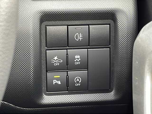 トヨタ ライズ Z 長野県 2023(令5)年 1.8万km ブラックマイカメタリック/シャイニングホワイトパール 禁煙車/ワンオーナー/純正ナビ【NMZK-W73D】/(CD/DVD/フルセグTV/Bluetooth)/スマートアシスト/・衝突回避支援ブレーキ/・ブレーキ制御付誤発進抑制機能/・車線逸脱抑制制御機能/・車線逸脱警報機能/・先行車発進お知らせ機能/・サイドビューランプ/・レーンキープコントロール/・ブラインドスポットモニター/・進入禁止標識認識機能/・アダプティブドライビングビーム/・全車速追従機能付アダプティブクルーズコントロール/パノラミックビューモニター/ビルトインETC2.0/ドライブレコーダー/シートヒーター/革巻きステアリング/ステアリングスイッチ/LEDヘッドライト/フォグランプ/オートライト/電動パーキングブレーキ/ブレーキホールド/スマートキー/Pスタート/電動格納ミラー/純正17インチAW/純正フロアマット