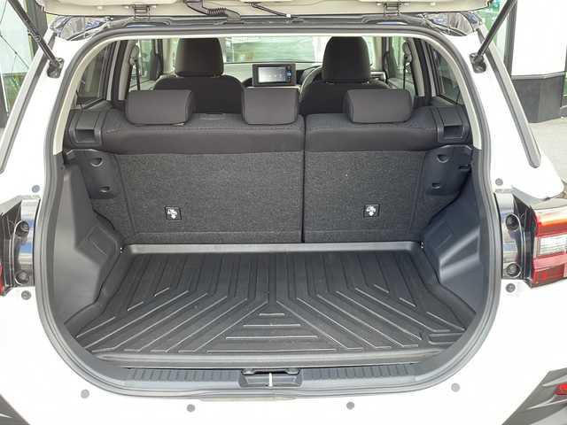 トヨタ ライズ Z 長野県 2023(令5)年 1.8万km ブラックマイカメタリック/シャイニングホワイトパール 禁煙車/ワンオーナー/純正ナビ【NMZK-W73D】/(CD/DVD/フルセグTV/Bluetooth)/スマートアシスト/・衝突回避支援ブレーキ/・ブレーキ制御付誤発進抑制機能/・車線逸脱抑制制御機能/・車線逸脱警報機能/・先行車発進お知らせ機能/・サイドビューランプ/・レーンキープコントロール/・ブラインドスポットモニター/・進入禁止標識認識機能/・アダプティブドライビングビーム/・全車速追従機能付アダプティブクルーズコントロール/パノラミックビューモニター/ビルトインETC2.0/ドライブレコーダー/シートヒーター/革巻きステアリング/ステアリングスイッチ/LEDヘッドライト/フォグランプ/オートライト/電動パーキングブレーキ/ブレーキホールド/スマートキー/Pスタート/電動格納ミラー/純正17インチAW/純正フロアマット