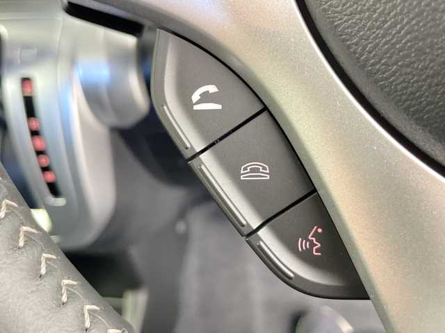 スズキ クロスビー HYBRID MZ 富山県 2025(令7)年 0.1千km キャラバンアイボリーパールメタリック/ホワイト 2トーンルーフ 登録済未使用車/４WD/全方位カメラ/衝突被害軽減ブレーキ/横滑り防止装置/アダプティブクルーズコントロール/レーンキープアシスト/オートマチックハイビーム/ダウンヒルアシストコントロール/盗難防止装置/コーナーセンサー/シートヒーター/パドルシフト/スマートキー/プッシュスタート/アイドリングストップ/ドアバイザー/純正16インチAW