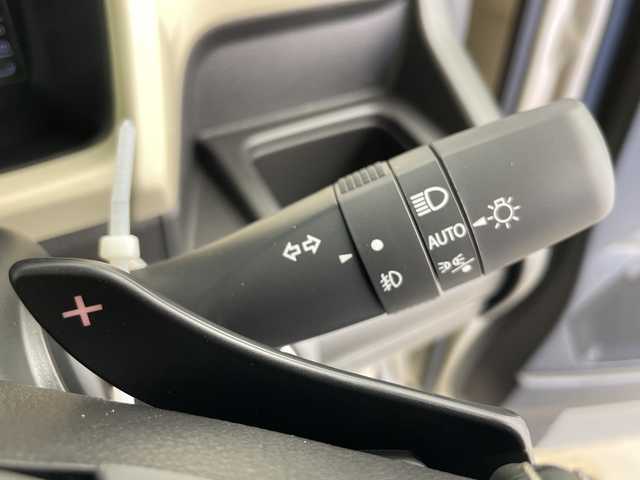 スズキ クロスビー HYBRID MZ 富山県 2025(令7)年 0.1千km キャラバンアイボリーパールメタリック/ホワイト 2トーンルーフ 登録済未使用車/４WD/全方位カメラ/衝突被害軽減ブレーキ/横滑り防止装置/アダプティブクルーズコントロール/レーンキープアシスト/オートマチックハイビーム/ダウンヒルアシストコントロール/盗難防止装置/コーナーセンサー/シートヒーター/パドルシフト/スマートキー/プッシュスタート/アイドリングストップ/ドアバイザー/純正16インチAW