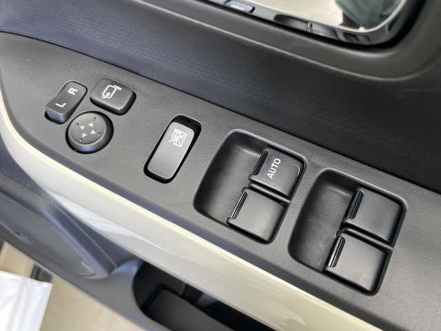 スズキ クロスビー HYBRID MZ 富山県 2025(令7)年 0.1千km キャラバンアイボリーパールメタリック/ホワイト 2トーンルーフ 登録済未使用車/４WD/全方位カメラ/衝突被害軽減ブレーキ/横滑り防止装置/アダプティブクルーズコントロール/レーンキープアシスト/オートマチックハイビーム/ダウンヒルアシストコントロール/盗難防止装置/コーナーセンサー/シートヒーター/パドルシフト/スマートキー/プッシュスタート/アイドリングストップ/ドアバイザー/純正16インチAW