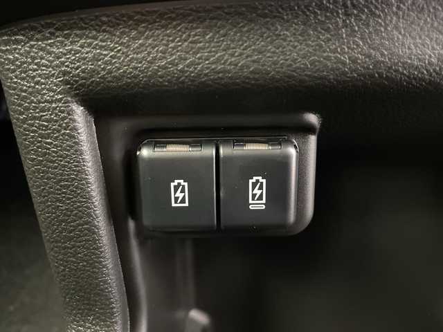 スズキ クロスビー HYBRID MZ 富山県 2025(令7)年 0.1千km キャラバンアイボリーパールメタリック/ホワイト 2トーンルーフ 登録済未使用車/４WD/全方位カメラ/衝突被害軽減ブレーキ/横滑り防止装置/アダプティブクルーズコントロール/レーンキープアシスト/オートマチックハイビーム/ダウンヒルアシストコントロール/盗難防止装置/コーナーセンサー/シートヒーター/パドルシフト/スマートキー/プッシュスタート/アイドリングストップ/ドアバイザー/純正16インチAW