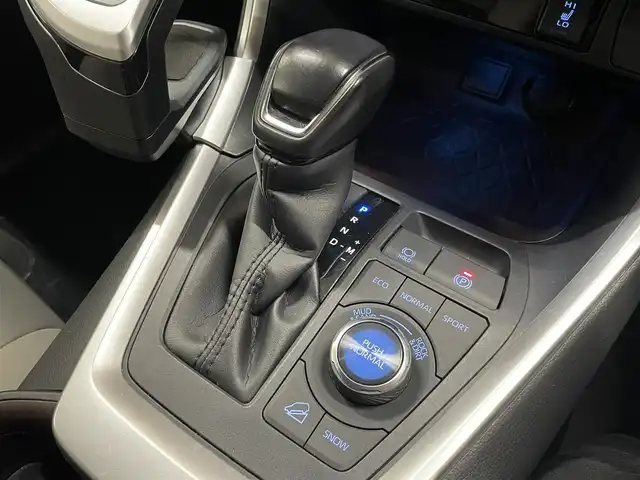 トヨタ ＲＡＶ４ G Zパッケージ 道央・札幌 2020(令2)年 3.4万km アティチュードブラックマイカ 4WD/ワンオーナー/サンルーフ/TRDフルエアロ/純正SDナビ/・フルセグTV/CD/DVD/BT/SD/USB/TVキャンセラー/バックカメラ/Toyota Safety Sense/ ・プリクラッシュセーフティ/ ・レーントレーシングアシスト/ ・オートマチックハイビーム/ ・ロードサインアシスト/ ・レーダークルーズコントロール/ ・先行車発進告知機能/パワーバックドア/純正ドライブレコーダー/前席シートヒーター/横滑り防止装置/ステアリングヒーター/オートクルーズコントロール/ビルトインETC2.0/ブレーキホールド/電動パーキングブレーキ/ブラインドスポットモニター/デジタルインナーミラー/運転席パワーシート/運転席シートメモリ機能/ダウンヒルアシスト/オートライト/オートハイビーム/LEDヘッドライト/フォグライト/リアUSB/プッシュスタート/スマートキー/スペアキー/前後クリアランスソナー/ルーフレーフ/TRD20インチエアロ/革巻きステアリング/カーテンエアバッグ/取扱説明書/ナビ取扱説明書/新車時保証書