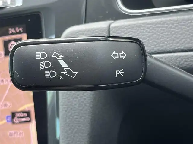 フォルクスワーゲン ゴルフ TDI コンフォートL マイスター 静岡県 2019(令1)年 1.6万km ピュアホワイト ブラインドスポットアシスト/デジタルメータークラスター/ジェスチャーコントロール/DiscoverPro/(Bluetooth/CarPlay)/衝突被害軽減システム/バックカメラ/アダプティブクルーズコントロール/レーンキープアシスト/パーキングアシスト/スマートキー/ETC2.0/ドライブレコーダー/純正フロアマット/純正17インチアルミホイール/保証書/取扱説明書/スペアキー
