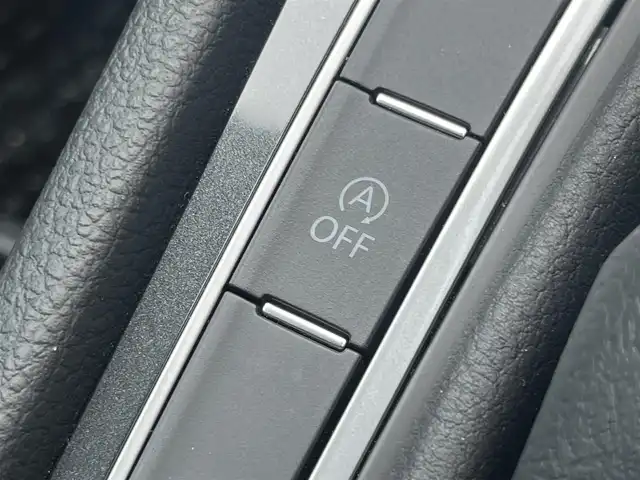 フォルクスワーゲン ゴルフ TDI コンフォートL マイスター 静岡県 2019(令1)年 1.6万km ピュアホワイト ブラインドスポットアシスト/デジタルメータークラスター/ジェスチャーコントロール/DiscoverPro/(Bluetooth/CarPlay)/衝突被害軽減システム/バックカメラ/アダプティブクルーズコントロール/レーンキープアシスト/パーキングアシスト/スマートキー/ETC2.0/ドライブレコーダー/純正フロアマット/純正17インチアルミホイール/保証書/取扱説明書/スペアキー