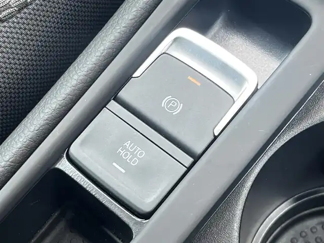 フォルクスワーゲン ゴルフ TDI コンフォートL マイスター 静岡県 2019(令1)年 1.6万km ピュアホワイト ブラインドスポットアシスト/デジタルメータークラスター/ジェスチャーコントロール/DiscoverPro/(Bluetooth/CarPlay)/衝突被害軽減システム/バックカメラ/アダプティブクルーズコントロール/レーンキープアシスト/パーキングアシスト/スマートキー/ETC2.0/ドライブレコーダー/純正フロアマット/純正17インチアルミホイール/保証書/取扱説明書/スペアキー