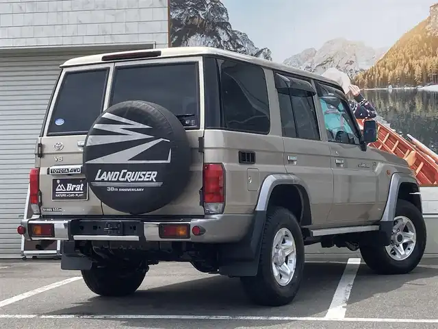 トヨタ ランドクルーザー 長野県 2015(平27)年 7.6万km ゴールドマイカM 4WD/5MT/純正SDナビ/(AM/FM/CD/DVD/SD/Bluetooth)/フルセグTV/バックカメラ/ETC/ドアバイザー/ドライブレコーダー/冬タイヤ積込み