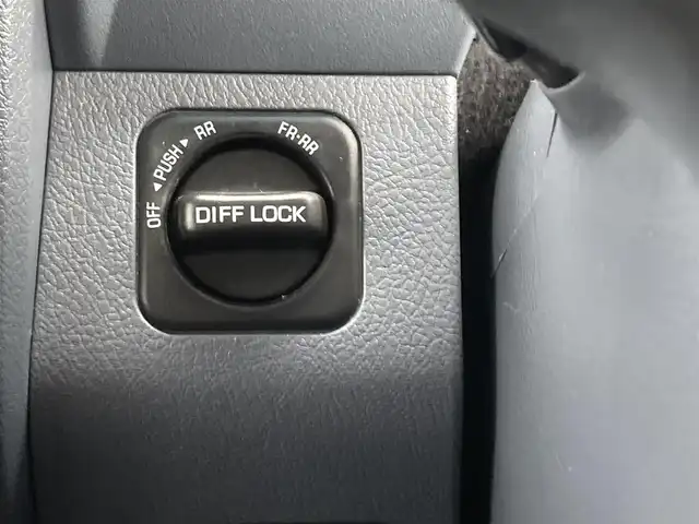 トヨタ ランドクルーザー 長野県 2015(平27)年 7.6万km ゴールドマイカM 4WD/5MT/純正SDナビ/(AM/FM/CD/DVD/SD/Bluetooth)/フルセグTV/バックカメラ/ETC/ドアバイザー/ドライブレコーダー/冬タイヤ積込み