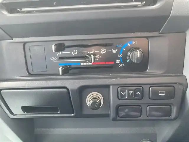 トヨタ ランドクルーザー 長野県 2015(平27)年 7.6万km ゴールドマイカM 4WD/5MT/純正SDナビ/(AM/FM/CD/DVD/SD/Bluetooth)/フルセグTV/バックカメラ/ETC/ドアバイザー/ドライブレコーダー/冬タイヤ積込み