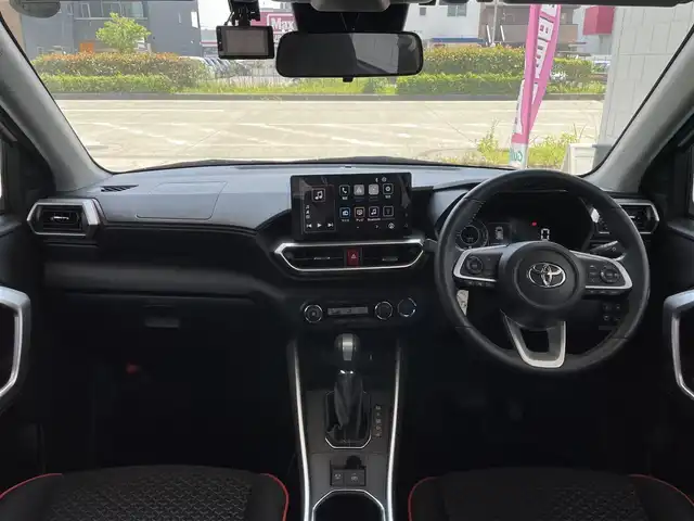トヨタ ライズ Z 愛知県 2022(令4)年 1.5万km ブラックマイカメタリック/シャイニングホワイトパール 登録時走行15069km/ワンオーナー/S-PDL/スマートアシスト/・衝突回避支援ブレーキ機能/・衝突警報/・車線逸脱警報/・車線逸脱抑制制御機能/・ふらつき警報/・路側逸脱警報/・ブレーキ制御付誤発進抑制機能/・先行車発進お知らせ機能/・アダプティブドライビングビーム/・コーナーセンサー/・標識認識機能（進入禁止/最高速度/一時停止）/・アダプティブクルーズコントロール/・サイドビューランプ/・レーンキープコントロール/コーナリングレーンアシスト/車両接近通報装置/純正9インチディスプレイオーディオ/Apple CarPlay・Android Auto・Bluetooth・AM・FM・HDMI/フルセグTV/全方位カメラ/バックカメラ/前席シートヒーター/ビルトインETC/ステアリングスイッチ/LEDヘッドライト・LEDフォグ/オートリトラミラー/ブレーキホールド/前後ドライブレコーダー/USB端子/R5.6.7年記録簿/保証書/取説/スペアスマートキー