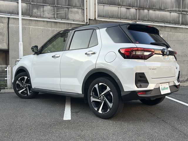 トヨタ ライズ Z 愛知県 2022(令4)年 1.5万km ブラックマイカメタリック/シャイニングホワイトパール 登録時走行15069km/ワンオーナー/S-PDL/スマートアシスト/・衝突回避支援ブレーキ機能/・衝突警報/・車線逸脱警報/・車線逸脱抑制制御機能/・ふらつき警報/・路側逸脱警報/・ブレーキ制御付誤発進抑制機能/・先行車発進お知らせ機能/・アダプティブドライビングビーム/・コーナーセンサー/・標識認識機能（進入禁止/最高速度/一時停止）/・アダプティブクルーズコントロール/・サイドビューランプ/・レーンキープコントロール/コーナリングレーンアシスト/車両接近通報装置/純正9インチディスプレイオーディオ/Apple CarPlay・Android Auto・Bluetooth・AM・FM・HDMI/フルセグTV/全方位カメラ/バックカメラ/前席シートヒーター/ビルトインETC/ステアリングスイッチ/LEDヘッドライト・LEDフォグ/オートリトラミラー/ブレーキホールド/前後ドライブレコーダー/USB端子/R5.6.7年記録簿/保証書/取説/スペアスマートキー