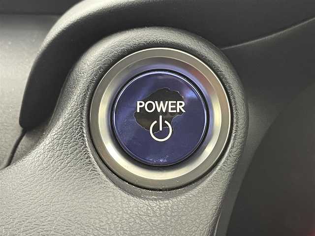 レクサス ＩＳ 300 Fスポーツ 福岡県 2021(令3)年 4.6万km グラファイトブラックガラスフレーク サンルーフ　/純正１０．３型ナビ　/フルセグTV　/全方位カメラ　/ＥＴＣ２．０　/前後ドラレコ　/レーダークルーズコントロール　/コーナーセンサー　/衝突被害軽減ブレーキ　/レーンキープ　/ＰＫＳＢ　/ＢＳＭ　/オートマチックハイビーム　/パドルシフト　/赤革シート　/パワーシート　/シートヒーター　/ステアリングヒーター　/純正１９インチアルミホイール