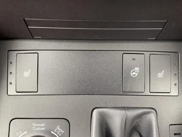 レクサス ＩＳ 300h Fスポーツ 茨城県 2021(令3)年 4.6万km グラファイトブラックガラスフレーク サンルーフ　/純正１０．３型ナビ　/フルセグTV　/全方位カメラ　/ＥＴＣ２．０　/前後ドラレコ　/レーダークルーズコントロール　/コーナーセンサー　/衝突被害軽減ブレーキ　/レーンキープ　/ＰＫＳＢ　/ＢＳＭ　/オートマチックハイビーム　/パドルシフト　/赤革シート　/パワーシート　/シートヒーター　/ステアリングヒーター　/純正１９インチアルミホイール