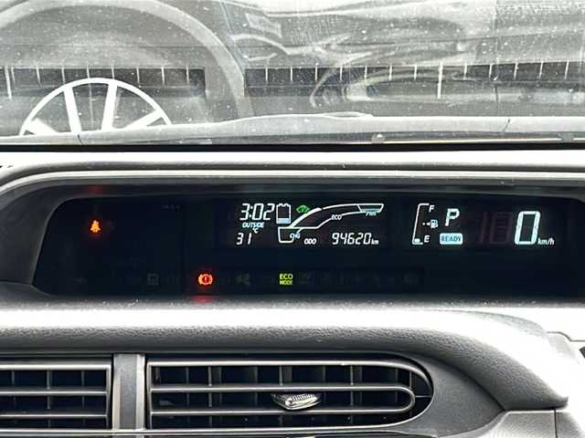トヨタ アクア G G’s 山口県 2014(平26)年 9.5万km ライムホワイトパールクリスタルシャイン (株)IDOMが運営する【じしゃロン宇部店】の自社ローン専用車両になります。ちらは現金またはオートローンご利用時の価格です。自社ローンご希望の方は別途その旨お申付け下さい。純正ナビ　/フルセグＴＶ　/Ｂｌｕｅｔｏｏｔｈ　/バックカメラ　/純正フロアマット　/純正アルミホイール　/ハーフレザーシート　/ステアリングスイッチ　/プッシュスタート　/ＥＴＣ