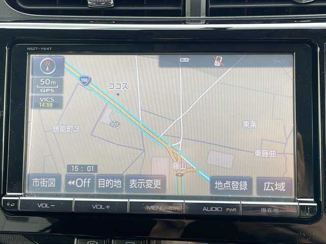 トヨタ アクア G G’s 山口県 2014(平26)年 9.5万km ライムホワイトパールクリスタルシャイン (株)IDOMが運営する【じしゃロン宇部店】の自社ローン専用車両になります。ちらは現金またはオートローンご利用時の価格です。自社ローンご希望の方は別途その旨お申付け下さい。純正ナビ　/フルセグＴＶ　/Ｂｌｕｅｔｏｏｔｈ　/バックカメラ　/純正フロアマット　/純正アルミホイール　/ハーフレザーシート　/ステアリングスイッチ　/プッシュスタート　/ＥＴＣ