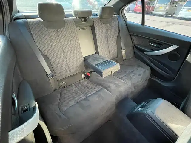 ＢＭＷ ３２０ｄ Mスポーツ 青森県 2015(平27)年 15.3万km サファイアブラックP 純正HDDナビ/（Bluetooth・CD・DVD・AUX・USB）/バックカメラ/アダプティブクルーズコントロール/レーンキープアシスト/メモリー付パワーシート/ミラー一体型ETC/純正アルミホイール18インチ/革巻きステアリング/ステアリングスイッチ/パドルシフト/MTモード付AT/ウインカーミラー/電動リアゲート/オートLEDライト/フォグランプ/コーナーセンサー/プッシュスタート/スマートキー/ABS/横滑り防止機能/盗難防止/取説/保証書