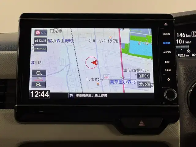 ホンダ Ｎ ＢＯＸ G L ターボ ホンダセンシング 三重県 2018(平30)年 2.2万km モーニングミストブルーM ガソリン・ターボ/FF/MTモード付インパネCVT/純正 8インチナビ VXU-195NBi/（CD/DVD/FM/AM/TV/SD/MusicRack/iPod/USB/Bluetooth/CarPlay）/バックカメラ/両側パワースライドドア/ドライブレコーダー 前方/ビルトイン ETC/Honda SENSING/・衝突軽減ブレーキ［CMBS］/・車線維持支援システム［LKAS］/・路外逸脱抑制機能/・アダプティブクルーズコントロール［ACC］/・先行車発進お知らせ機能/・標識認識機能/装備/・オートライト/・LEDヘッドランプ/・パドルシフト/・オートエアコン/・ステアリングスイッチ/・2.5A 急速充電対応 USB充電ジャックx2/・電動格納ドアミラー/・リヤドアロールサンシェード/・プッシュスタート/・14インチスチールホイール＋純正ホイールキャップ/・スマートキーx2/・保/取/ナビ取/など
