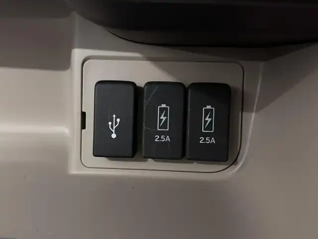 ホンダ Ｎ ＢＯＸ G L ターボ ホンダセンシング 三重県 2018(平30)年 2.2万km モーニングミストブルーM ガソリン・ターボ/FF/MTモード付インパネCVT/純正 8インチナビ VXU-195NBi/（CD/DVD/FM/AM/TV/SD/MusicRack/iPod/USB/Bluetooth/CarPlay）/バックカメラ/両側パワースライドドア/ドライブレコーダー 前方/ビルトイン ETC/Honda SENSING/・衝突軽減ブレーキ［CMBS］/・車線維持支援システム［LKAS］/・路外逸脱抑制機能/・アダプティブクルーズコントロール［ACC］/・先行車発進お知らせ機能/・標識認識機能/装備/・オートライト/・LEDヘッドランプ/・パドルシフト/・オートエアコン/・ステアリングスイッチ/・2.5A 急速充電対応 USB充電ジャックx2/・電動格納ドアミラー/・リヤドアロールサンシェード/・プッシュスタート/・14インチスチールホイール＋純正ホイールキャップ/・スマートキーx2/・保/取/ナビ取/など