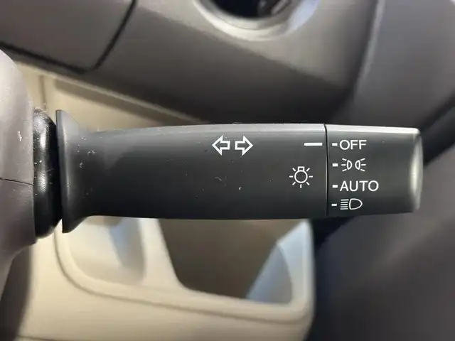 ホンダ Ｎ ＢＯＸ G L ターボ ホンダセンシング 三重県 2018(平30)年 2.2万km モーニングミストブルーM ガソリン・ターボ/FF/MTモード付インパネCVT/純正 8インチナビ VXU-195NBi/（CD/DVD/FM/AM/TV/SD/MusicRack/iPod/USB/Bluetooth/CarPlay）/バックカメラ/両側パワースライドドア/ドライブレコーダー 前方/ビルトイン ETC/Honda SENSING/・衝突軽減ブレーキ［CMBS］/・車線維持支援システム［LKAS］/・路外逸脱抑制機能/・アダプティブクルーズコントロール［ACC］/・先行車発進お知らせ機能/・標識認識機能/装備/・オートライト/・LEDヘッドランプ/・パドルシフト/・オートエアコン/・ステアリングスイッチ/・2.5A 急速充電対応 USB充電ジャックx2/・電動格納ドアミラー/・リヤドアロールサンシェード/・プッシュスタート/・14インチスチールホイール＋純正ホイールキャップ/・スマートキーx2/・保/取/ナビ取/など