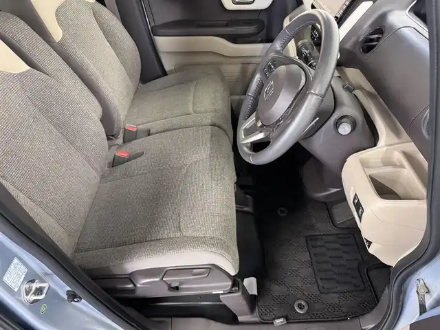 ホンダ Ｎ ＢＯＸ G L ターボ ホンダセンシング 三重県 2018(平30)年 2.2万km モーニングミストブルーM ガソリン・ターボ/FF/MTモード付インパネCVT/純正 8インチナビ VXU-195NBi/（CD/DVD/FM/AM/TV/SD/MusicRack/iPod/USB/Bluetooth/CarPlay）/バックカメラ/両側パワースライドドア/ドライブレコーダー 前方/ビルトイン ETC/Honda SENSING/・衝突軽減ブレーキ［CMBS］/・車線維持支援システム［LKAS］/・路外逸脱抑制機能/・アダプティブクルーズコントロール［ACC］/・先行車発進お知らせ機能/・標識認識機能/装備/・オートライト/・LEDヘッドランプ/・パドルシフト/・オートエアコン/・ステアリングスイッチ/・2.5A 急速充電対応 USB充電ジャックx2/・電動格納ドアミラー/・リヤドアロールサンシェード/・プッシュスタート/・14インチスチールホイール＋純正ホイールキャップ/・スマートキーx2/・保/取/ナビ取/など