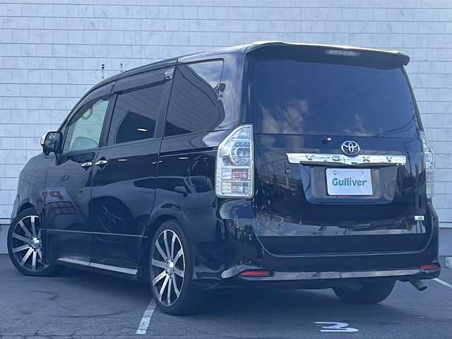 トヨタ ヴォクシー ZS 煌Ⅱ 長野県 2012(平24)年 8.7万km ブラック ・純正8インチHDDナビゲーション/CD DVD フルセグTV Bluetooth/・バックカメラ/・ビルトインETC/・ワンオーナー/・両側パワースライドドア/・パドルシフト/・ステアリングリモコン/・スマートキー/・エンジンプッシュスタート/・ウィンカーミラー/・電動格納ミラー