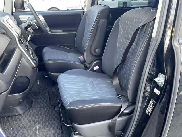 トヨタ ヴォクシー ZS 煌Ⅱ 長野県 2012(平24)年 8.7万km ブラック ・純正8インチHDDナビゲーション/CD DVD フルセグTV Bluetooth/・バックカメラ/・ビルトインETC/・ワンオーナー/・両側パワースライドドア/・パドルシフト/・ステアリングリモコン/・スマートキー/・エンジンプッシュスタート/・ウィンカーミラー/・電動格納ミラー