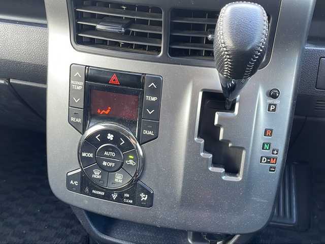 トヨタ ヴォクシー ZS 煌Ⅱ 長野県 2012(平24)年 8.7万km ブラック ・純正8インチHDDナビゲーション/CD DVD フルセグTV Bluetooth/・バックカメラ/・ビルトインETC/・ワンオーナー/・両側パワースライドドア/・パドルシフト/・ステアリングリモコン/・スマートキー/・エンジンプッシュスタート/・ウィンカーミラー/・電動格納ミラー