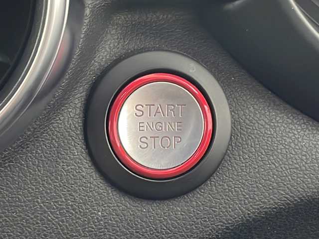 アウディ Ｓ１ スポーツバック 道央・札幌 2016(平28)年 3.5万km グレイシアホワイトメタリック ・4WD/・6MT/ターボ/・コントラストルーフ/・純正メーカーナビ　　/・BT/CD/SD/AM/FM/・アウディドライブセレクト/・パーキングエイド/・HIDオートライト/・フォグランプ/・純正18インチアルミホイール/・ハーフレザーシート/・ミラーヒーター/・アイドリングストップ/・アドバンスドキー×2/・ETC/・前後型ドライブレコーダー