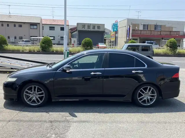 ホンダ アコード ユーロ R 三重県 2007(平19)年 14.2万km ナイトホークブラックパール ♪6速マニュアル/♪車検 令和8年8月6日迄/社外ディスプレイオーディオ/・Bluetoothオーディオ/momoステアリング/レカロシート/HIDヘッドライト/フォグライト/ウィンカーミラー/純正17インチAW/フロアマット/スモークフィルム/電格ミラー/ETC