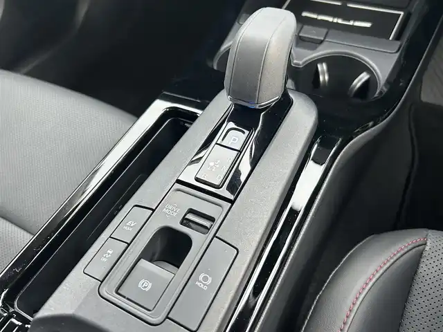 トヨタ プリウス Z 大阪府 2025(令7)年 1万km プラチナホワイトパールマイカ ワンオーナー/BSM/モデリスタエアロ/純正ディスプレイオーディオ（ナビ付/BT/フルセグ）/車外カメラ（バック/全方位）/衝突被害軽減システム/レーンキープアシスト/横滑り防止装置/ビルトインETC2.0/パワーシート（D席）/デジタルインナーミラー/パワーバックドア/純正AW（19インチ）/純正LEDライト/純正フロアマット/スマートキー/保証書/取扱説明書