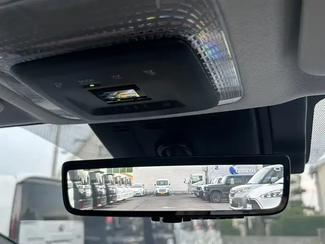 トヨタ プリウス Z 大阪府 2025(令7)年 1万km プラチナホワイトパールマイカ ワンオーナー/BSM/モデリスタエアロ/純正ディスプレイオーディオ（ナビ付/BT/フルセグ）/車外カメラ（バック/全方位）/衝突被害軽減システム/レーンキープアシスト/横滑り防止装置/ビルトインETC2.0/パワーシート（D席）/デジタルインナーミラー/パワーバックドア/純正AW（19インチ）/純正LEDライト/純正フロアマット/スマートキー/保証書/取扱説明書