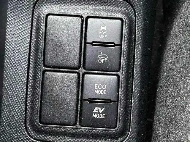 トヨタ アクア S スタイルブラック 熊本県 2018(平30)年 7.6万km ブラックマイカ モデリスタエアロ/衝突軽減ブレーキ/レーンキープアシスト/プッシュスタート/純正ナビ/（CD・DVD・フルセグTV・BTオーディオ・SD）/バックカメラ/ビルトインETC/社外15インチAW/LEDヘッドライト/オートライト/フォグライト/前後コーナーセンサー/横滑り防止装置/ウィンカーミラー/純正フロアマット/ドアバイザー