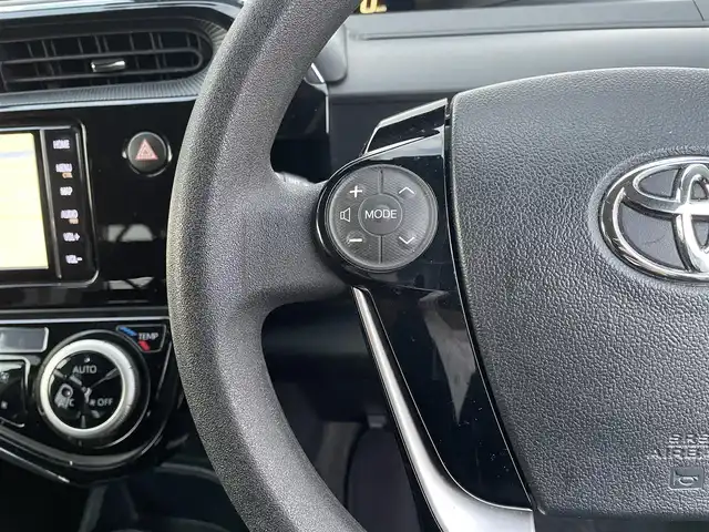 トヨタ アクア S スタイルブラック 熊本県 2018(平30)年 7.6万km ブラックマイカ モデリスタエアロ/衝突軽減ブレーキ/レーンキープアシスト/プッシュスタート/純正ナビ/（CD・DVD・フルセグTV・BTオーディオ・SD）/バックカメラ/ビルトインETC/社外15インチAW/LEDヘッドライト/オートライト/フォグライト/前後コーナーセンサー/横滑り防止装置/ウィンカーミラー/純正フロアマット/ドアバイザー