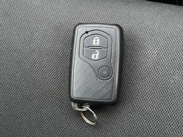 トヨタ アクア S スタイルブラック 熊本県 2018(平30)年 7.6万km ブラックマイカ モデリスタエアロ/衝突軽減ブレーキ/レーンキープアシスト/プッシュスタート/純正ナビ/（CD・DVD・フルセグTV・BTオーディオ・SD）/バックカメラ/ビルトインETC/社外15インチAW/LEDヘッドライト/オートライト/フォグライト/前後コーナーセンサー/横滑り防止装置/ウィンカーミラー/純正フロアマット/ドアバイザー