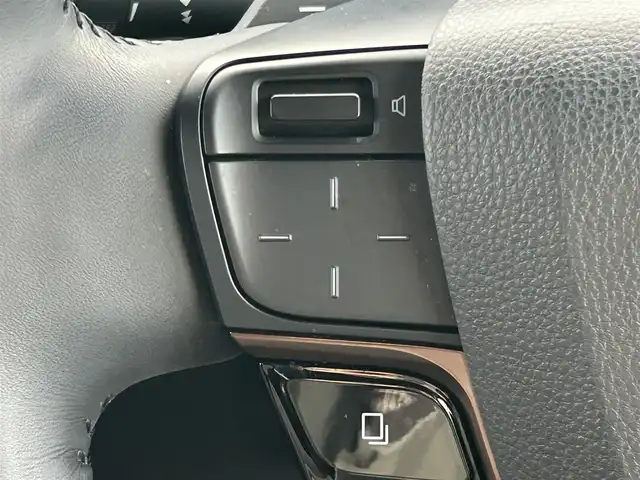 トヨタ ヴェルファイア ハイブリット Z プレミア 和歌山県 2023(令5)年 2.1万km プラチナホワイトパールマイカ モデリスタエアロ/サンルーフ/ユニバーサルステップ/シグネチャーイルミネーション/純正メーカーナビ/純正フリップダウンモニター/TVキャンセラー/デジタルインナーミラー/パノラミックビューモニター/プリクラッシュセーフティー/レーダークルーズコントロール/ブラインドスポットモニター/クリアランスソナー/両側パワースライドドア/パワーバックドア/パワーシート/シートヒーター/シートエアベンチレーション/前後ドライブレコーダー/純正アルミホイール/純正フロアマット/LEDヘッドライト/フォグランプ/オートライト/オートマチックハイビーム