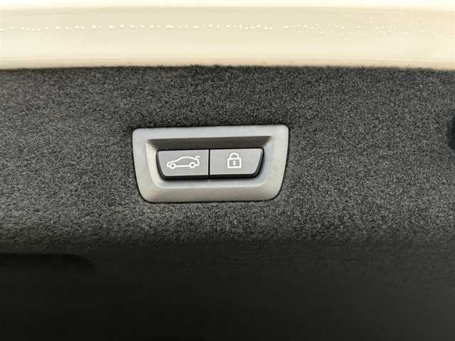 ＢＭＷ ７４０ｉ Mスポーツ 茨城県 2019(平31)年 1.4万km ミネラルホワイト サンルーフ　/ｈａｒｍａｎ／ｋａｒｄｏｎ　/HUD/ソフトクローズドア/３６０度カメラ　/ドライビングアシストプロフェッショナル　/ＡＣＣ　/ＬＤＷ　/ＬＣＷ　/ＣＴＷ　/白革　/全席シートヒーター　/ベンチレーション　/Ｍ付ＰＷシート　/ＰＷトランク　/アダプティブＬＥＤ　/ドラレコ/禁煙車
