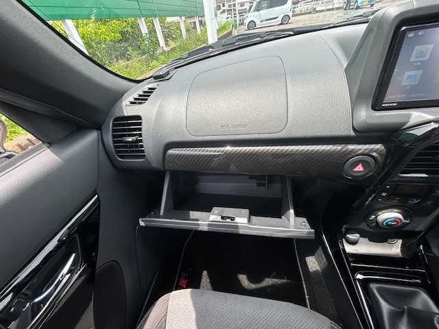 ダイハツ コペン GRスポーツ 茨城県 2023(令5)年 0.3万km パールホワイトⅢ 5MT/ターボ/ワンオーナー/GRフロントスポイラー/GRスポーツ専用BBS製鍛造16インチAW/GRスポーツ専用レカロシート/GRスポーツ専用MOMO製本革巻ステアリング/GRスポーツ専用自発光式3眼メーター/GRフロアマット/HKSマフラー/フューエルリッドガーニッシュ/ピアノブラック調ドアグリップ/ピアノブラック調センタークラスター/ウッド調シフトノブ/純正ナビゲーション/・フルセグTV/Bluetooth/CD/DVD/・HDMI/USB入力端子/バックカメラ/ビルトインETC/新車時保証書/取扱説明書