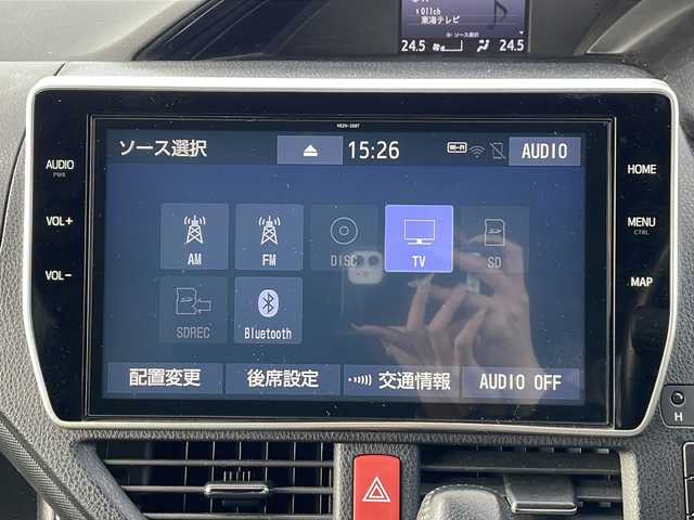 トヨタ ノア Si ダブルバイビーⅡ 三重県 2019(令1)年 6.1万km ブラッキッシュアゲハガラスフレーク 純正9型ナビ /バックカメラ /純正フリップダウンモニター /両側パワースライドドア /ビルトインETC /クルーズコントロール /レーンキープアシスト /衝突軽減ブレーキ/LEDヘッドライト /純正フロアマット/オートハイビーム /オートライト /禁煙車