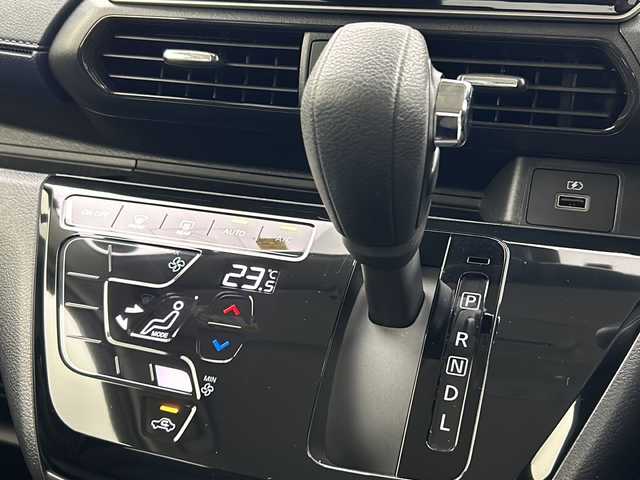 日産 デイズ ハイウェイスターX 宮城県 2022(令4)年 1.8万km フローズンバニラパール/アッシュブラウンM ワンオーナー/純正ナビ/(AM/FM/iPod/SD/TV/USB/BT/AUX/CD)/全方位カメラ/ETC2.0/プッシュスタート/スマートキー/スペアキー/オートライト/LEDヘッドライト/フォグランプ/ヘッドライトレベライザー/純正14インチアルミホイール/純正フロアマット