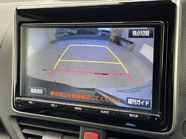 トヨタ エスクァイア Gi ブラックテーラード 沖縄県 2017(平29)年 7.6万km スパークリングブラックパールクリスタルシャイン 純正９型ナビ　【NSZT-Y66T】/　(フルセグＴＶ　Ｂｌｕｅｔｏｏｔｈ　ＣＤ　ＤＶＤ)　　/純正１２型フリップダウンモニター　【V12-R66C】/バックカメラ/ETC/ドライブレコーダー/両側パワースライドドア　　/トヨタセーフティセンス　/・衝突被害軽減ブレーキ (プリクラッシュセーフティ)																																																	/・車線はみ出しアラート (レーンディパーチャーアラート)																									/・自動ハイビーム (オートマチックハイビーム)																									/クルーズコントロール/レザーシート/シートヒーター/ステアリングスイッチ/スマートキー/スペアキー/プッシュスタート/アイドリングストップ/純正フロアマット/純正15インチアルミホイール/ドアバイザー