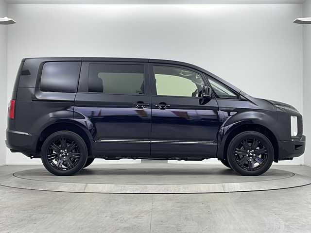 三菱 デリカＤ：５ シャモニー 大阪府 2025(令7)年 0.4万km ブラックダイヤモンド ALIPINE11型専用ナビ/【フルセグTV/Bluetooth/CD/DVD/HDMI/USB】/8人乗り/オートステップ/アラウンドビューモニター/パワーバックドア/両側パワースライドドア/ブラインドスポットモニター(BSM)/e-Assist/衝突被害軽減ブレーキ/レーダークルーズコントロール/車線逸脱警報システム/オートマチックハイビーム/後側方車両検知警報システム/前後コーナーセンサー/オートホールド/ハーフレザーシート/シートヒーター/ステアリングヒーター/パドルシフト/LEDヘッドライト/純正18インチアルミホイール/スマートキー/スペアキー1本