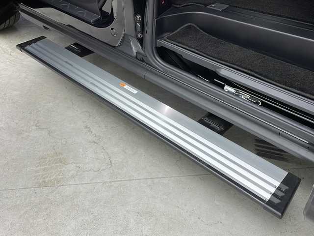 三菱 デリカＤ：５ シャモニー 大阪府 2025(令7)年 0.4万km ブラックダイヤモンド ALIPINE11型専用ナビ/【フルセグTV/Bluetooth/CD/DVD/HDMI/USB】/8人乗り/オートステップ/アラウンドビューモニター/パワーバックドア/両側パワースライドドア/ブラインドスポットモニター(BSM)/e-Assist/衝突被害軽減ブレーキ/レーダークルーズコントロール/車線逸脱警報システム/オートマチックハイビーム/後側方車両検知警報システム/前後コーナーセンサー/オートホールド/ハーフレザーシート/シートヒーター/ステアリングヒーター/パドルシフト/LEDヘッドライト/純正18インチアルミホイール/スマートキー/スペアキー1本