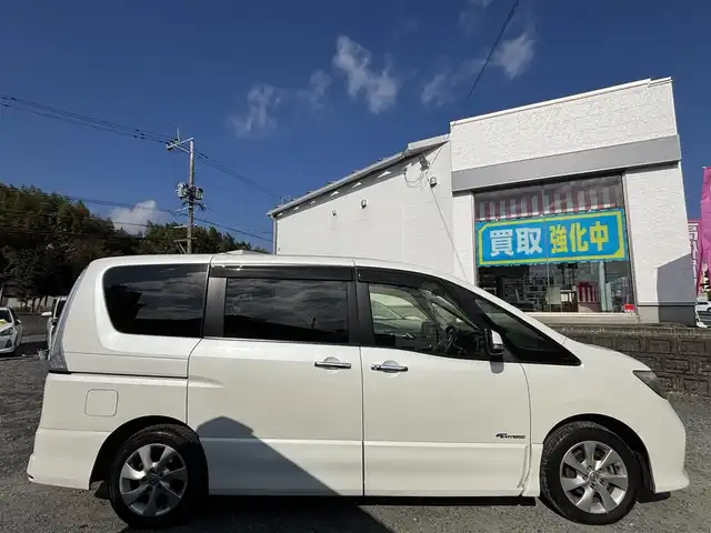 日産 セレナ