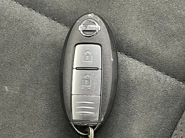 日産 ノート e－パワー ニスモ 熊本県 2020(令2)年 6.6万km スーパーブラック ワンオーナー　/ニスモ専用スポーツシート/純正ナビ（ＣＤ・ＤＶＤ・フルセグ・ＢＴ・ＳＤ・ｉｐｏｄ）/純正フルエアロ　/前後クリアランスソナー　/衝突軽減ブレーキ　/エマージェンシーブレーキ　/車線逸脱警報　/踏み間違い衝突防止　/純正フロアマット/純正１６インチAW/オートライト/LEDヘッドライト/フォグライト/スマートキー/プッシュスタート