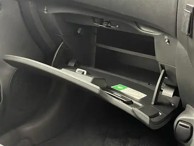 日産 ノート e－パワー ニスモ 熊本県 2020(令2)年 6.6万km スーパーブラック ワンオーナー　/ニスモ専用スポーツシート/純正ナビ（ＣＤ・ＤＶＤ・フルセグ・ＢＴ・ＳＤ・ｉｐｏｄ）/純正フルエアロ　/前後クリアランスソナー　/衝突軽減ブレーキ　/エマージェンシーブレーキ　/車線逸脱警報　/踏み間違い衝突防止　/純正フロアマット/純正１６インチAW/オートライト/LEDヘッドライト/フォグライト/スマートキー/プッシュスタート